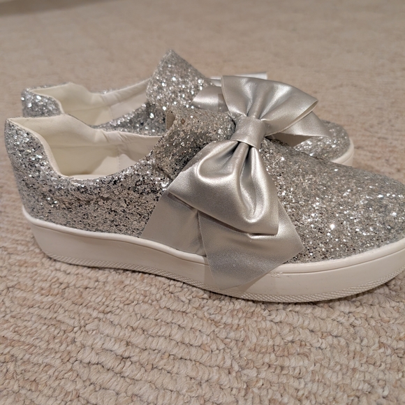 Women's Slip-on Silver Glitter Sneakers With Bow, Size 8.5 - Wally Sneakers - Picture 4 of 6